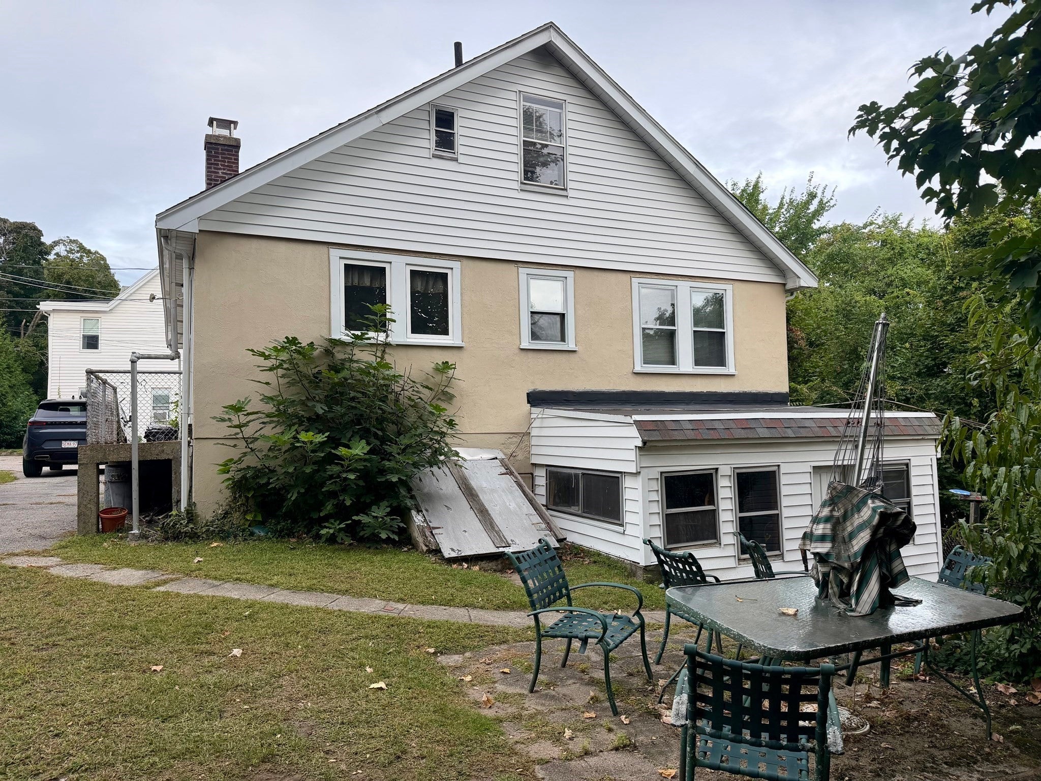 25 Lyons Ct