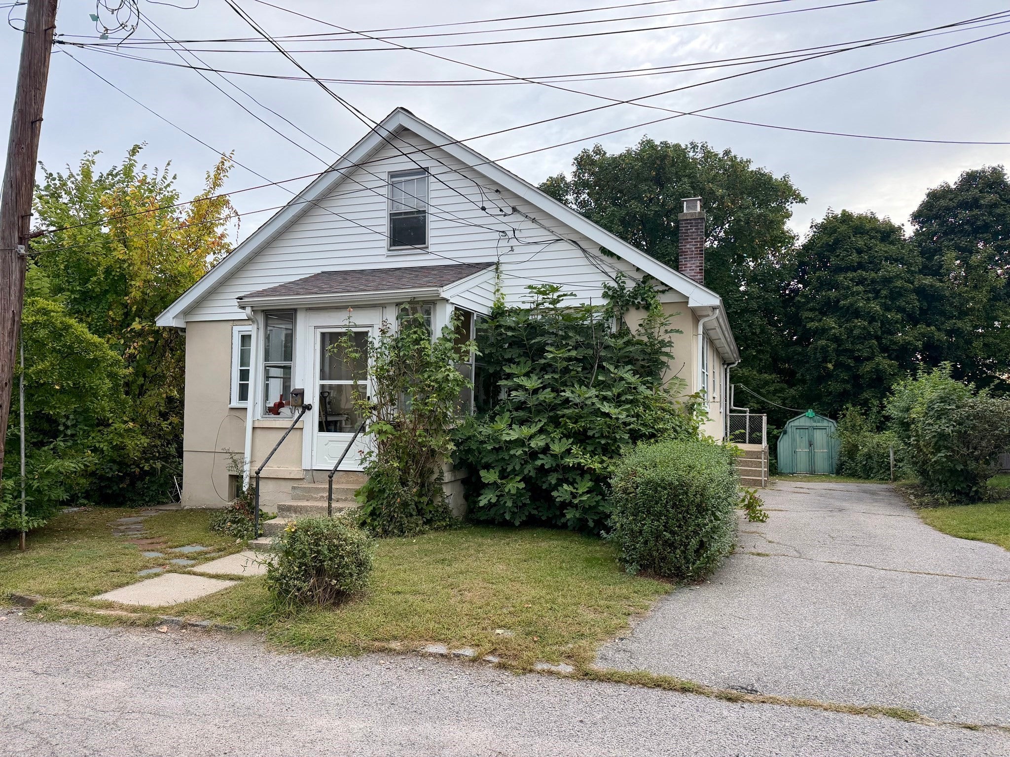 25 Lyons Ct