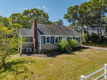 24 Kittys Ln Chatham MA 02659