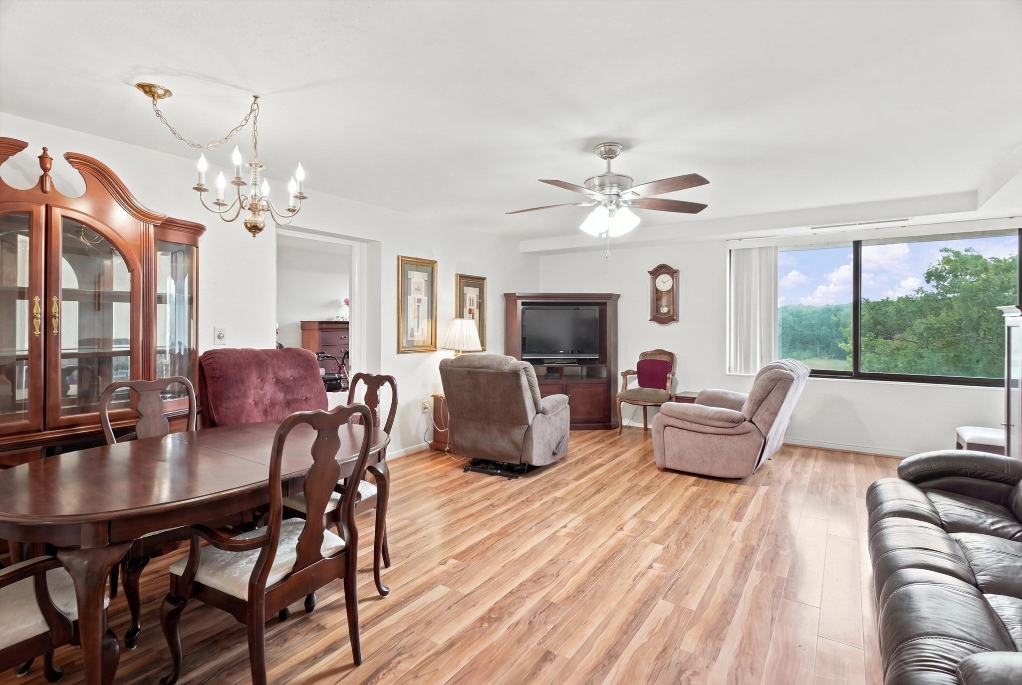 402 Paradise Rd