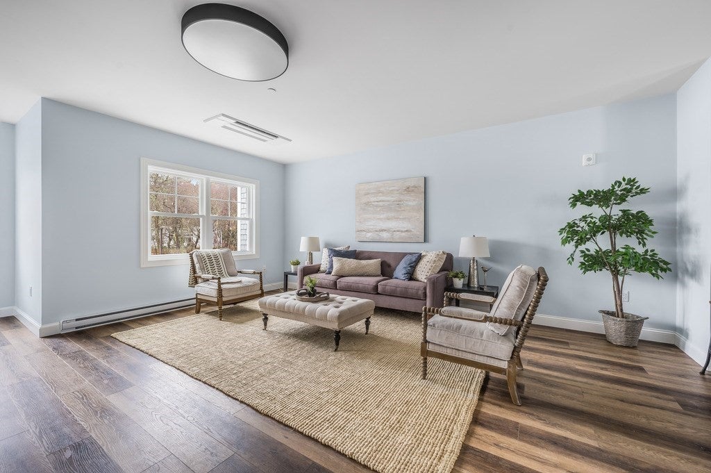 451 Essex St #4, Beverly, MA, 451 Essex St #4, Beverly, MA Photo #2