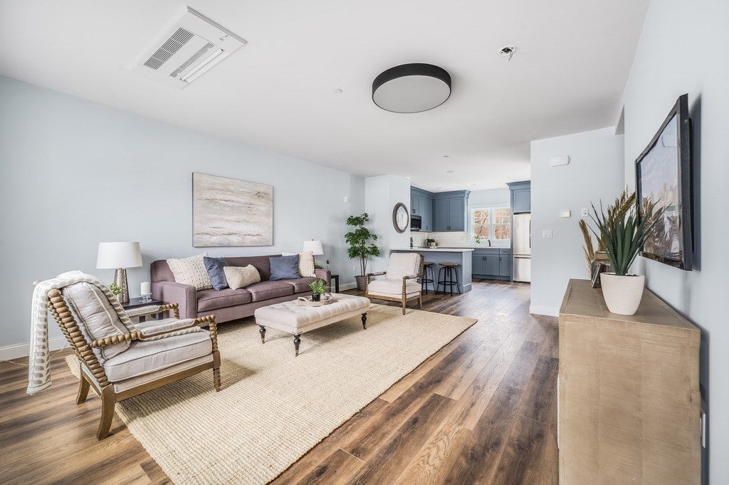 451 Essex St #4, Beverly, MA, 451 Essex St #4, Beverly, MA Photo #1