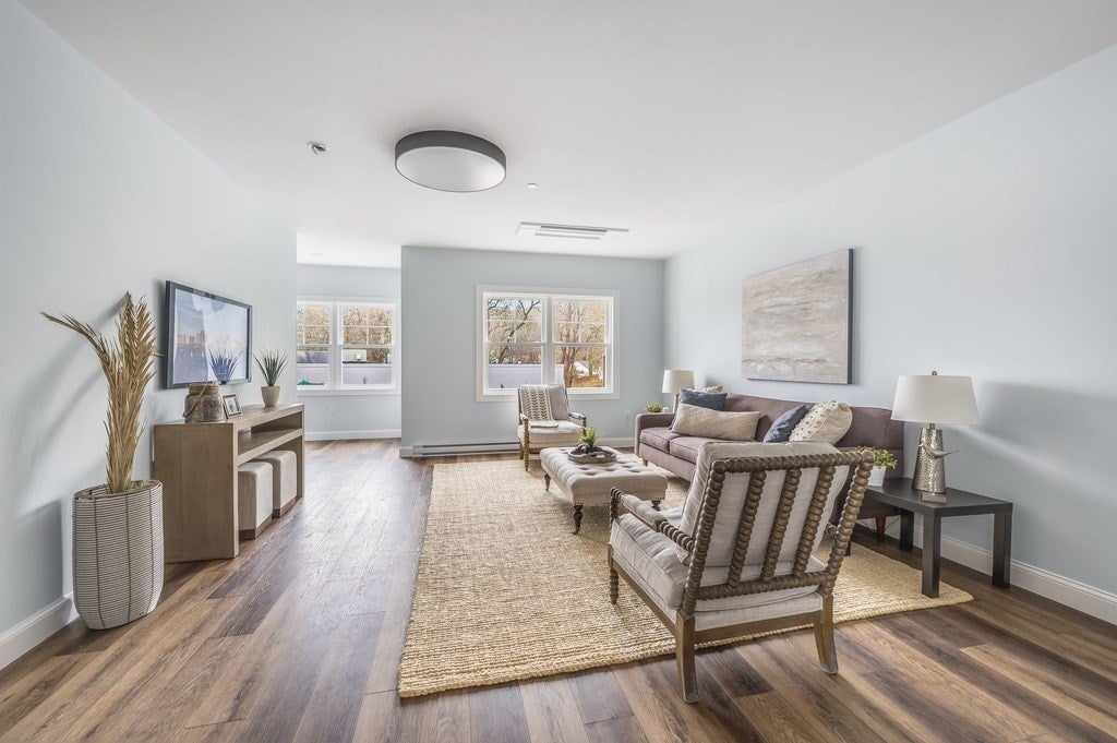 451 Essex St #4, Beverly, MA, 451 Essex St #4, Beverly, MA Photo #4