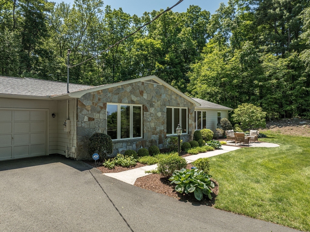 24 Skyridge Dr