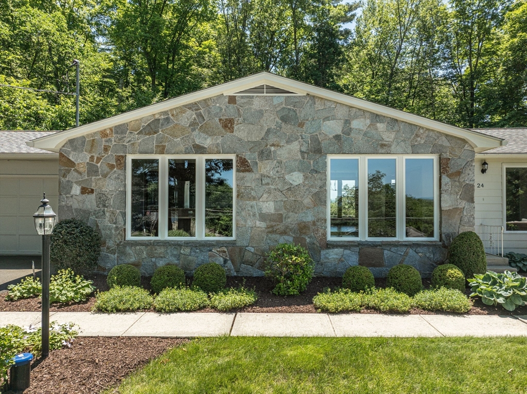 24 Skyridge Dr