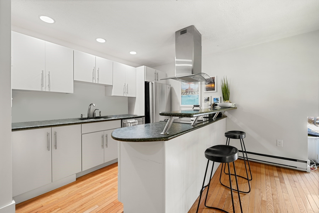 9 Appleton St M2