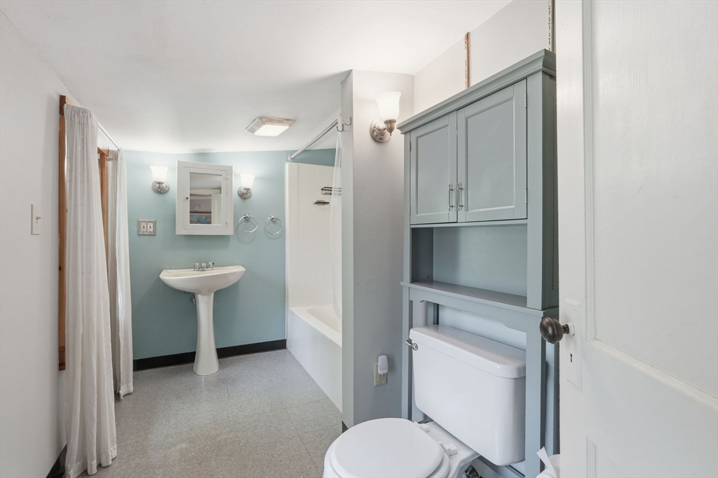 60 Spaulding St, Amherst, MA, 60 Spaulding St, Amherst, MA Photo #28