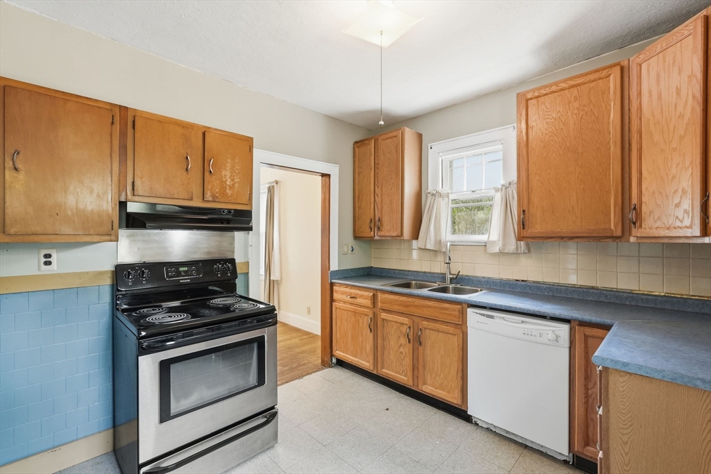 60 Spaulding St, Amherst, MA, 60 Spaulding St, Amherst, MA Photo #11