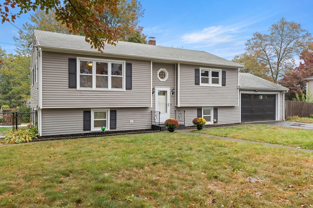 48 Swan Ave