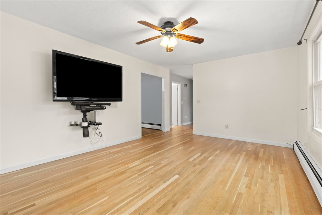 48 Swan Ave