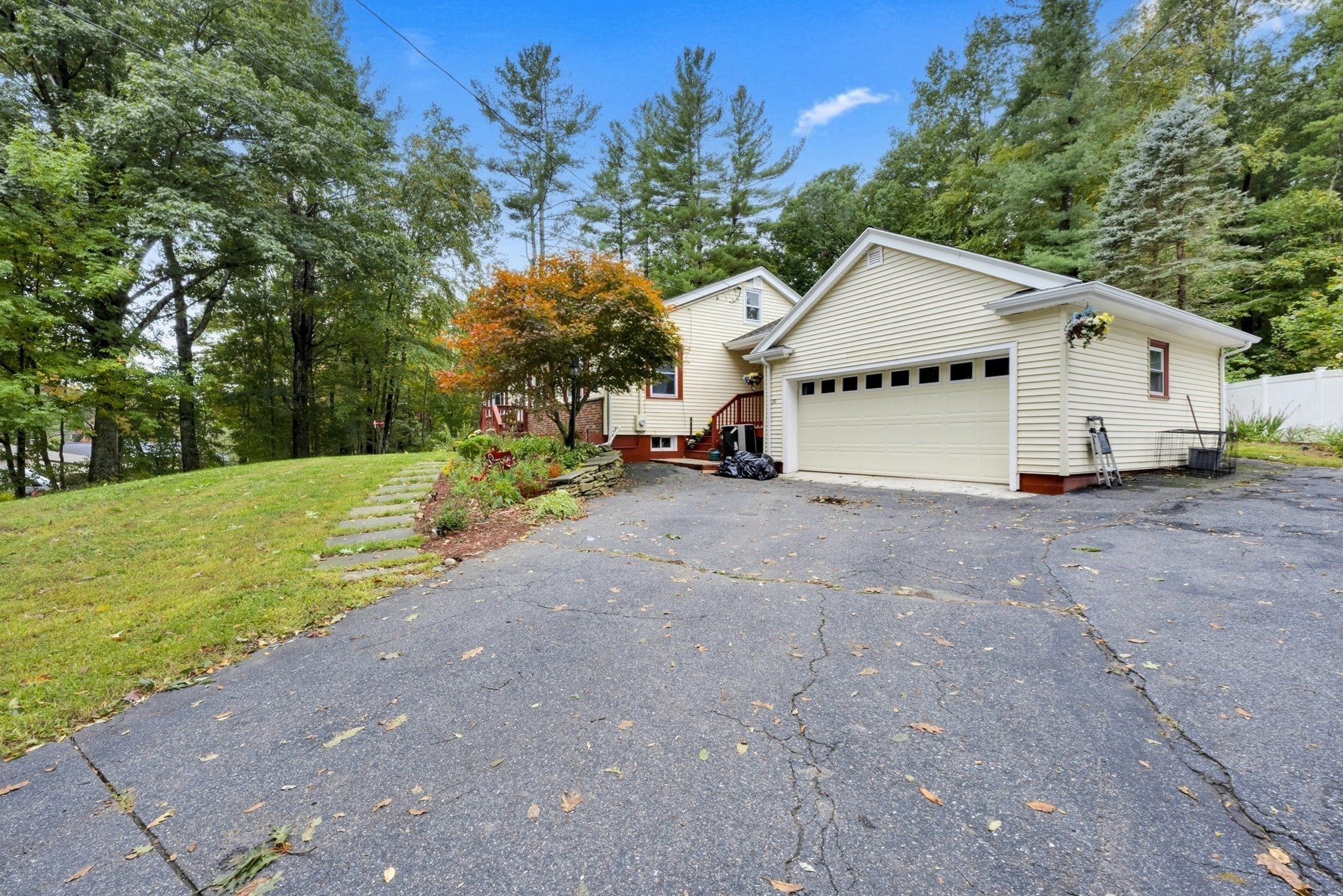 30 W Sutton Rd