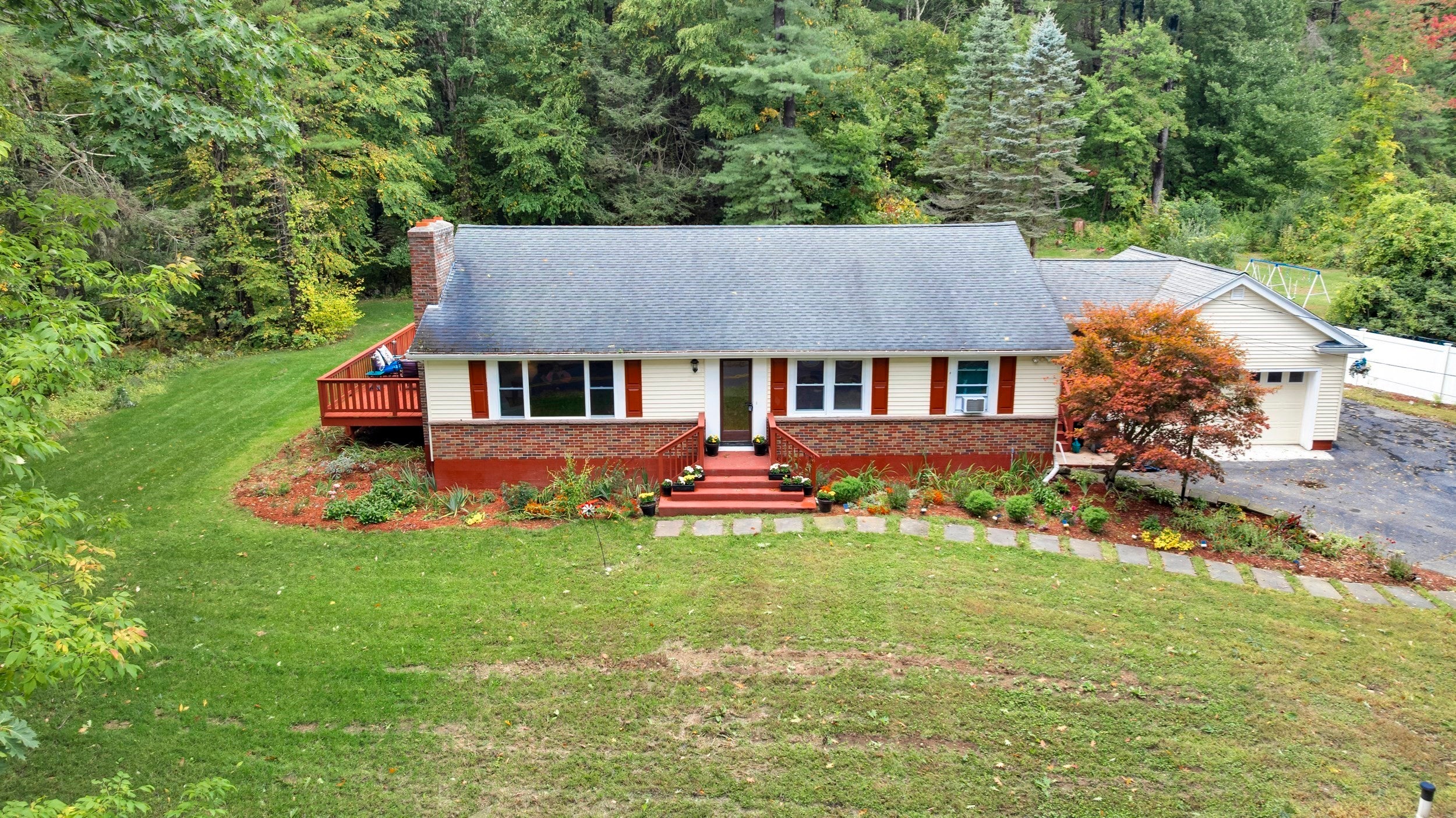 30 W Sutton Rd