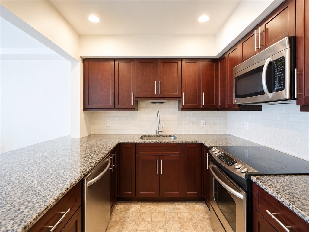 59 Brainerd Rd 604