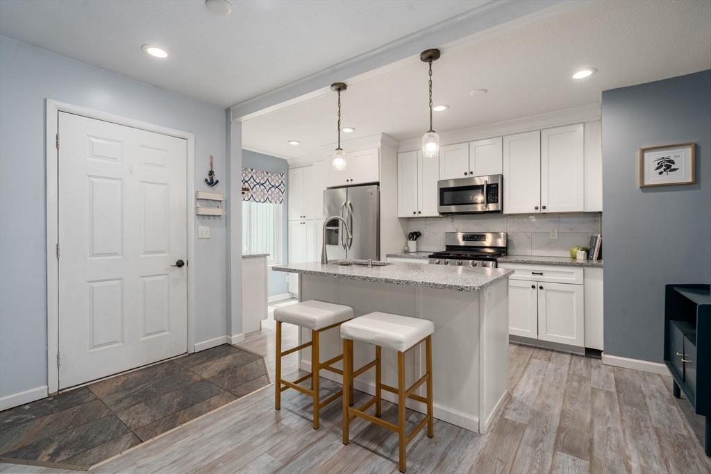 24 Meadowbrook Ln 24