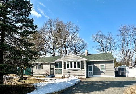 14 Melinda Ln Easthampton MA 01027