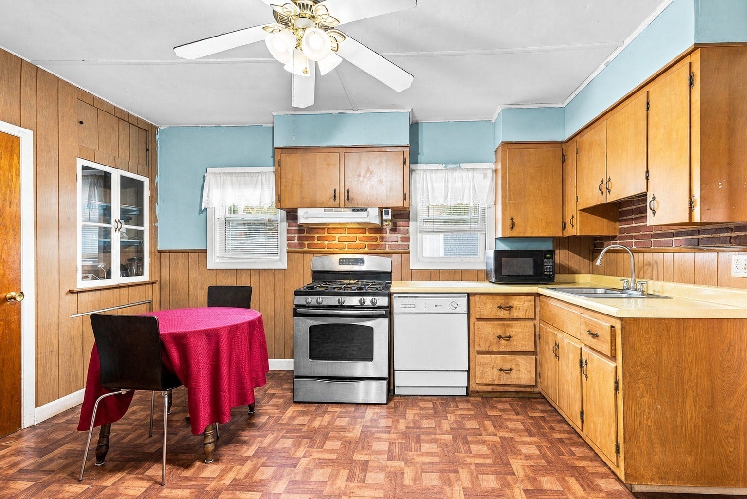 257 Austin St