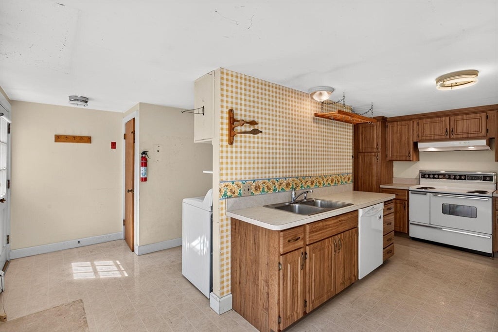 21 Old Colony Rd, Harwich, MA Photo #12