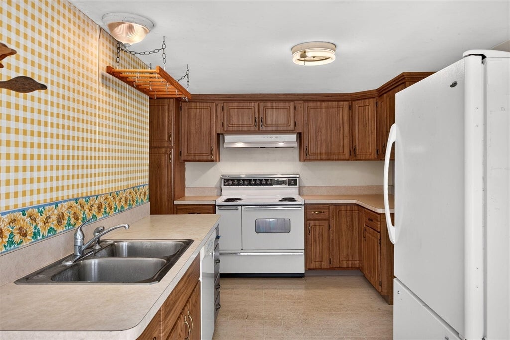 21 Old Colony Rd, Harwich, MA Photo #11