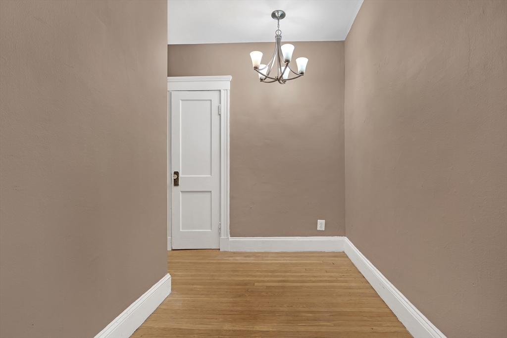 62 Queensberry St 204