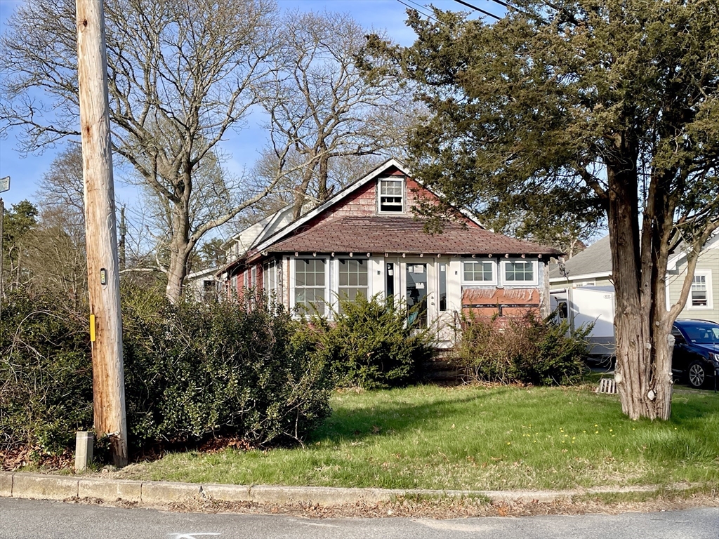 100 Parkwood Dr