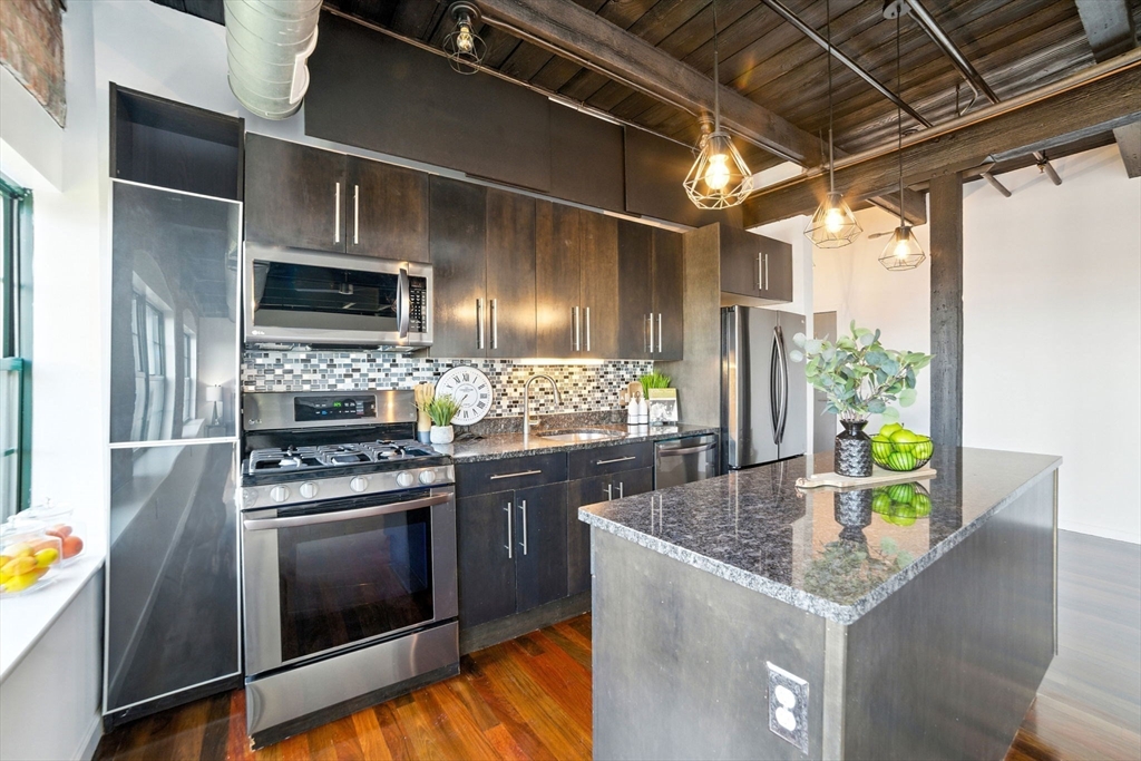 210 Broadway 406