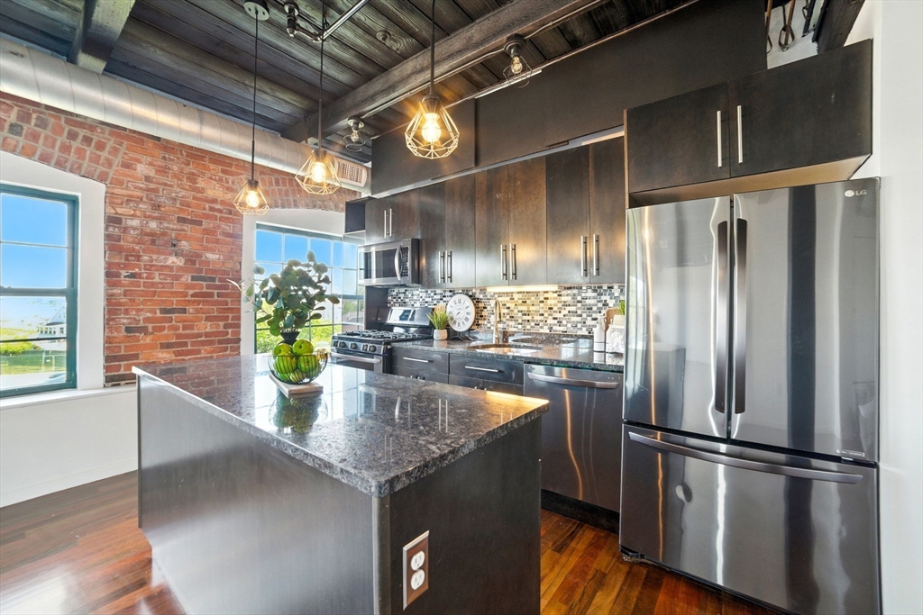210 Broadway 406