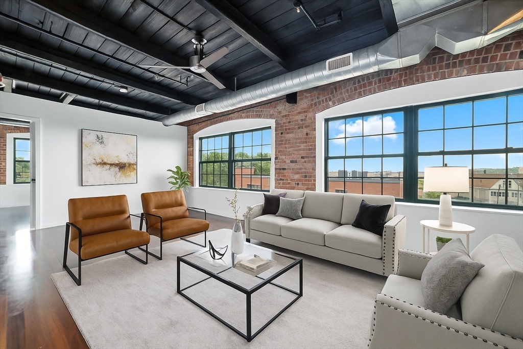 210 Broadway 406