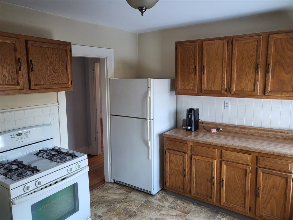 83 Lamb St, South Hadley, MA, 83 Lamb St, South Hadley, MA Photo #11