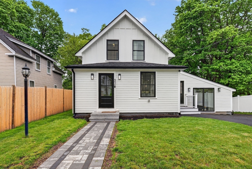 Photo of 52 High St, Hudson, MA