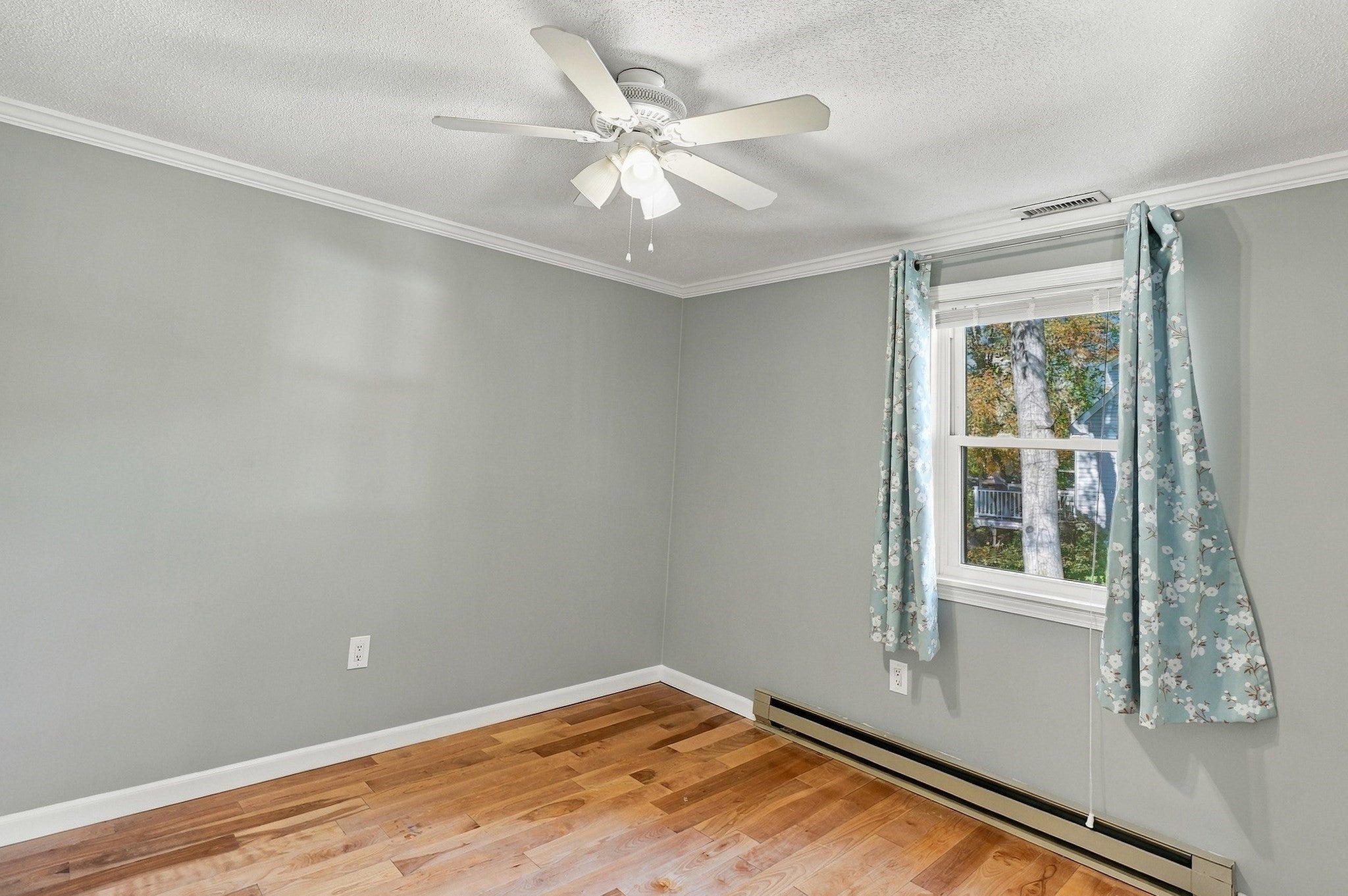 15 Wakefield Ave, Webster, MA Photo #9