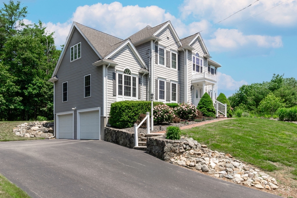 8 Harrison Cir