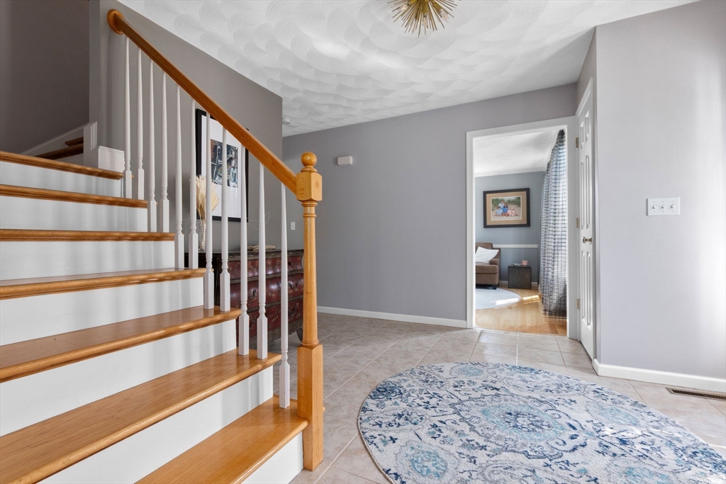 8 Harrison Cir
