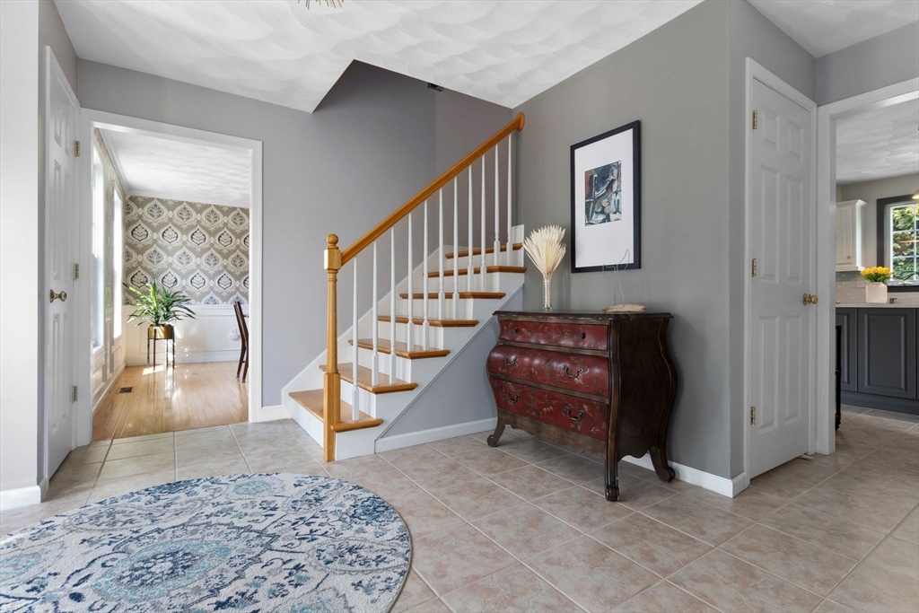 8 Harrison Cir