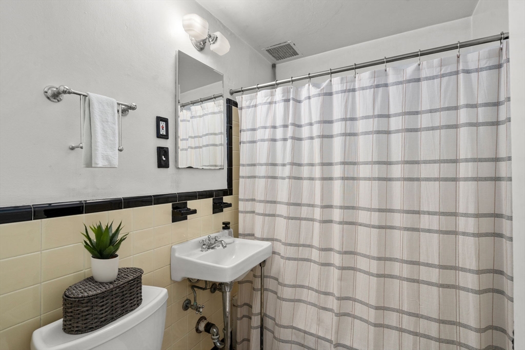 9 Braemore Rd 6