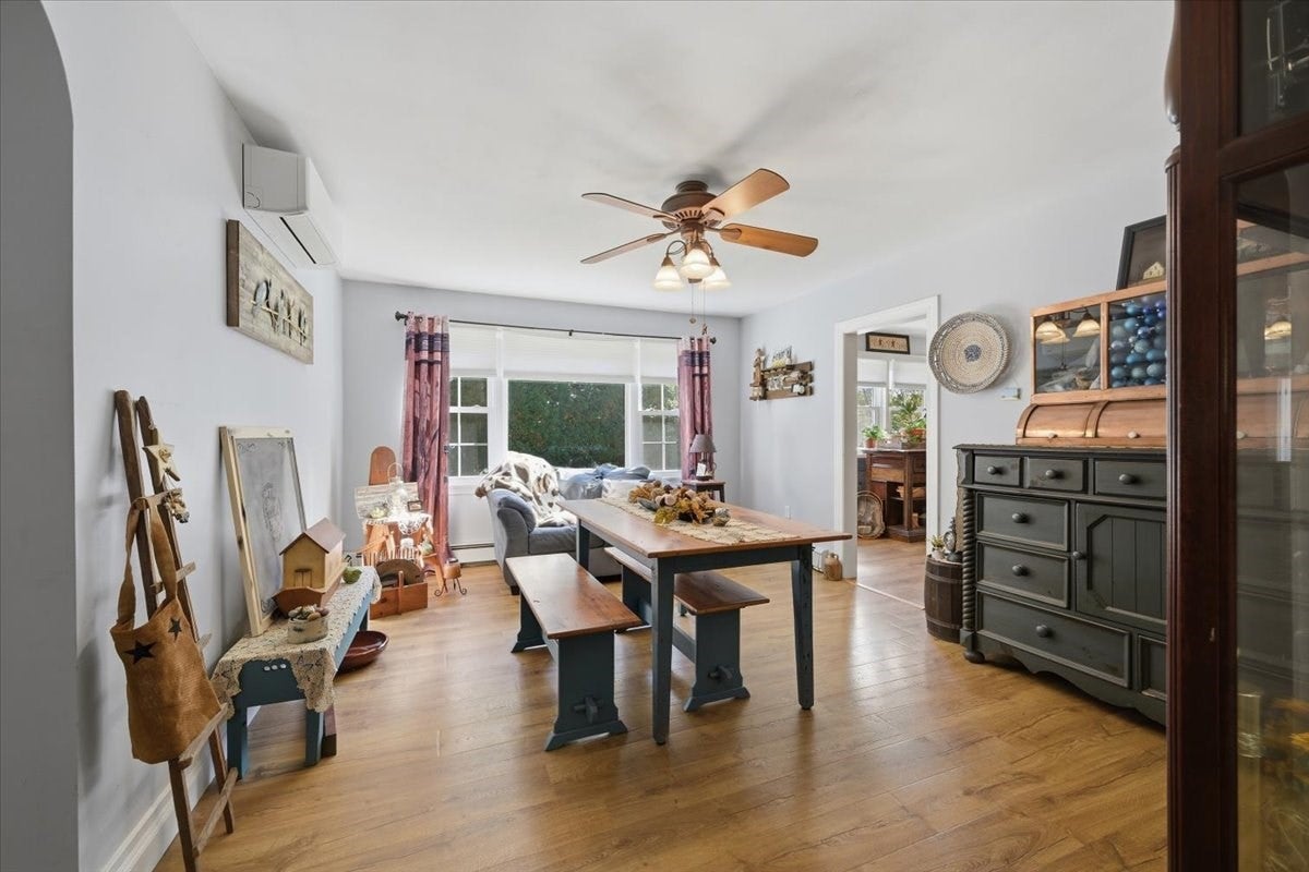 131 Henry St, Uxbridge, MA Photo #19