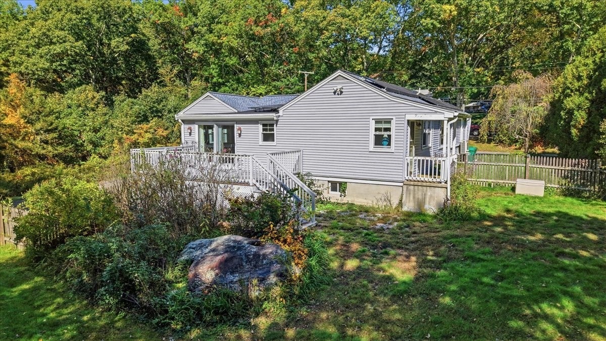 131 Henry St, Uxbridge, MA Photo #7