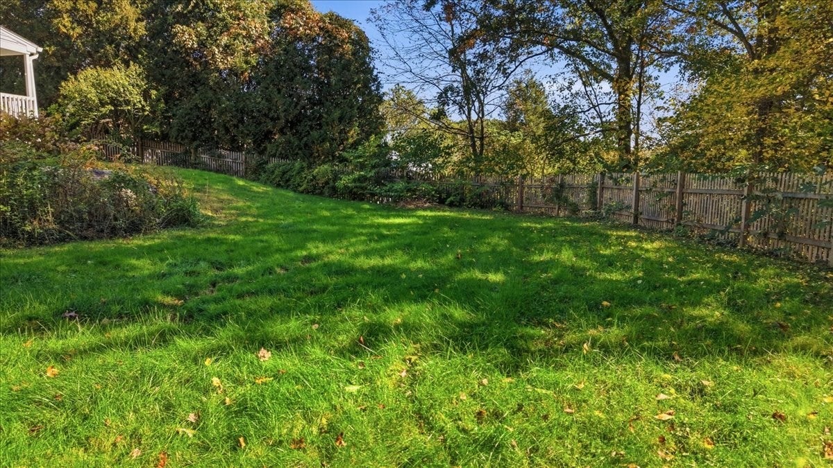 131 Henry St, Uxbridge, MA Photo #8