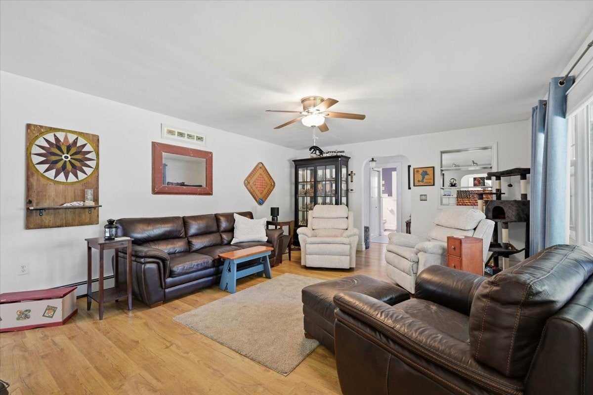 131 Henry St, Uxbridge, MA Photo #9