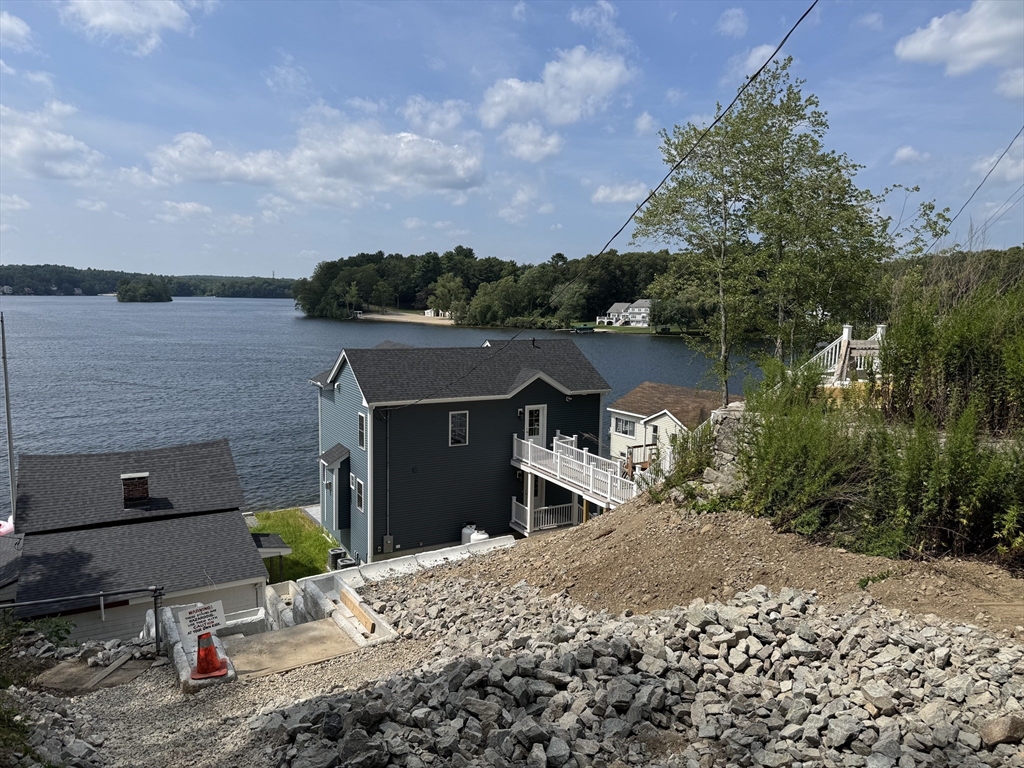 Wrentham, Massachusetts 02093, United States, 1 Bedroom Bedrooms, ,1 BathroomBathrooms,Residential,Active,183174