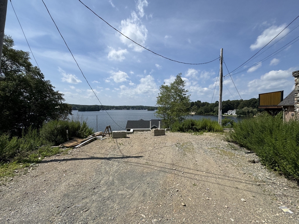 Wrentham, Massachusetts 02093, United States, 1 Bedroom Bedrooms, ,1 BathroomBathrooms,Residential,Active,183174