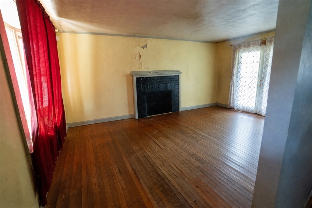 38 Tiverton Road