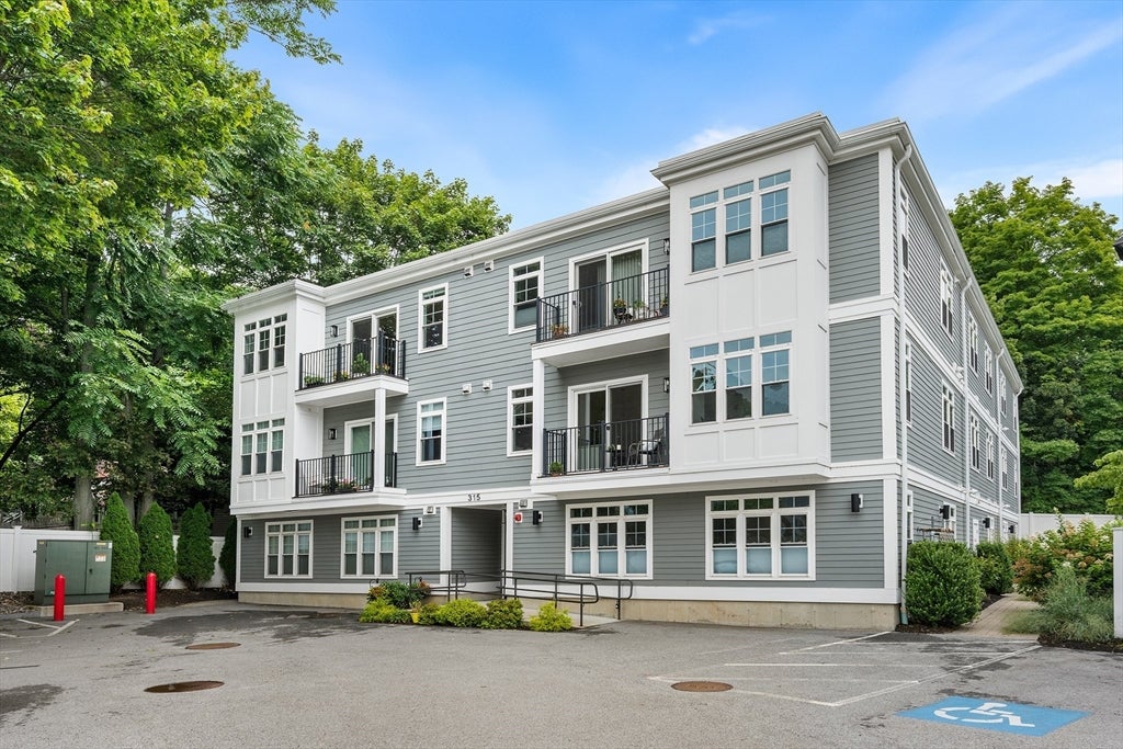 315 College Farm Rd #6, Waltham, MA Photo #18