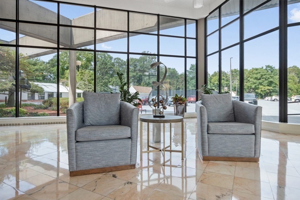 250 Hammond Pond Pkwy 102N