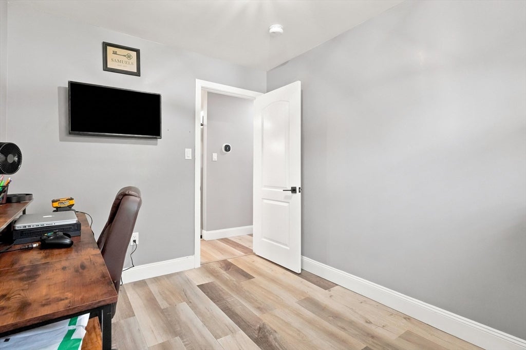 14 Pineview Terrace, Brockton, MA Photo #12