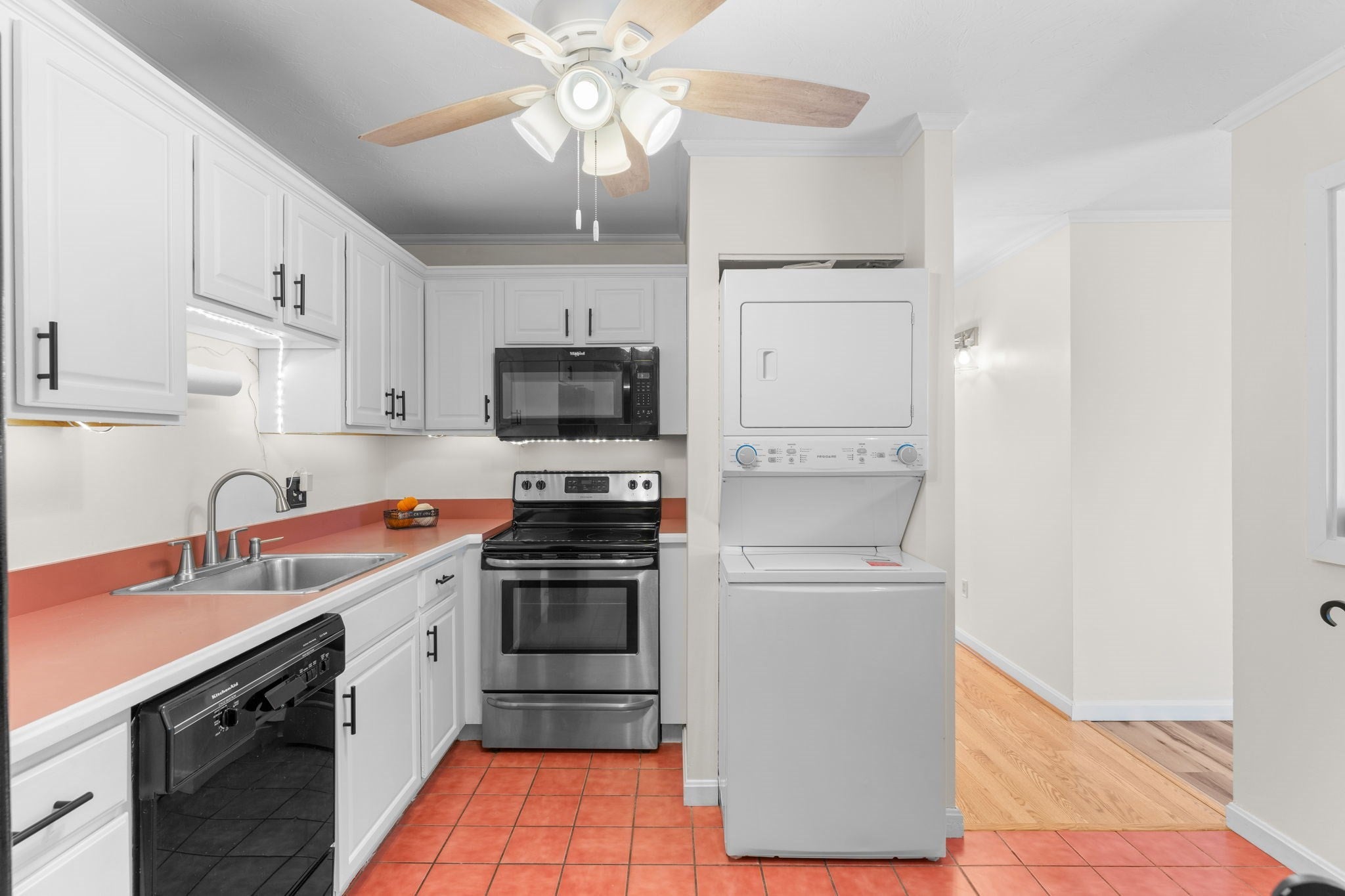 221 Oak St 14-34, Brockton, MA, 221 Oak St 14-34, Brockton, MA Photo #13