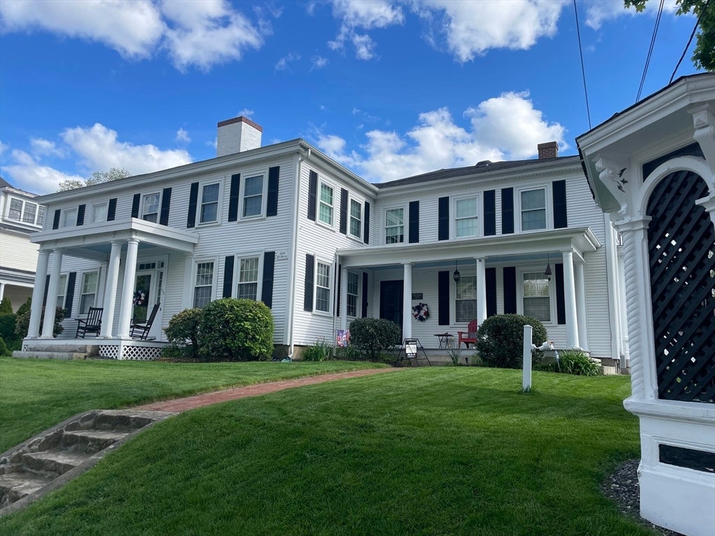 Photo of 112 Main Street, Upton, MA