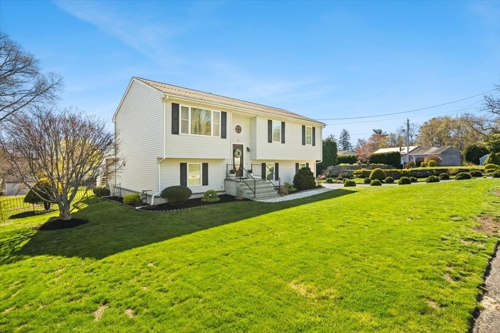 82 Gifford Ave