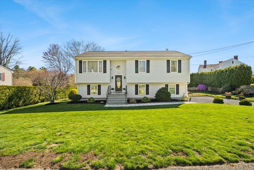 82 Gifford Ave