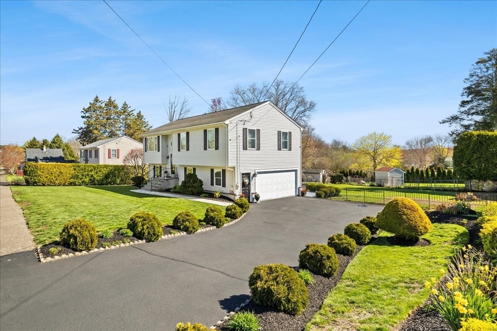 82 Gifford Ave