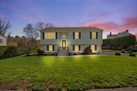 Photo of 82 Gifford Ave, Dartmouth, MA 02747 (MLS # 73508570)